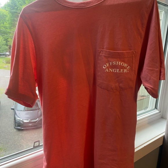 Short sleeeves tees Never been worn, only wash once - Picture 2 of 3